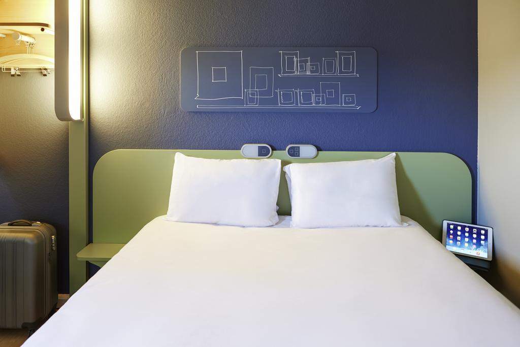Ibis Budget Valenciennes Petite Forêt Exteriér fotografie